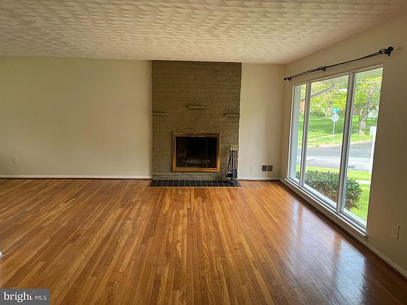 5th image of 5101 Danbury Rd