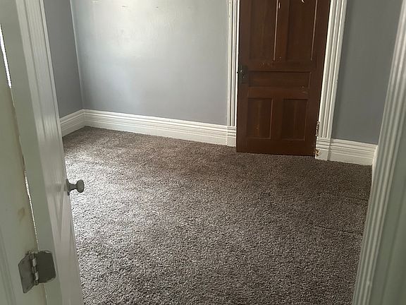 4th image of 828 West Ave Lowr 1