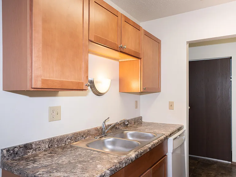 Fargo, ND Pacific Park 2 | 11B | Kitchen