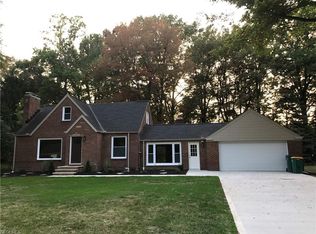 6424 Bonroi Dr, Seven Hills, OH 44131
