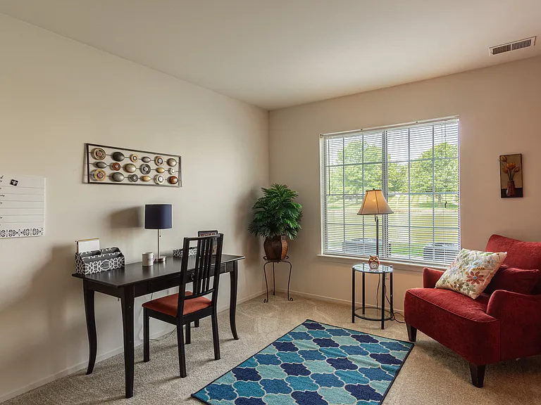 Southport Apartments — Photo 44