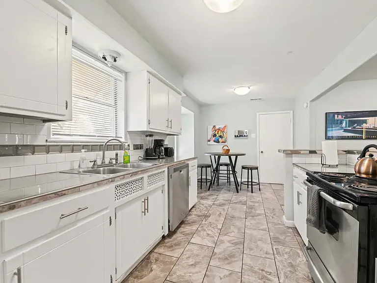 11327 Drummond Cir — Photo 11