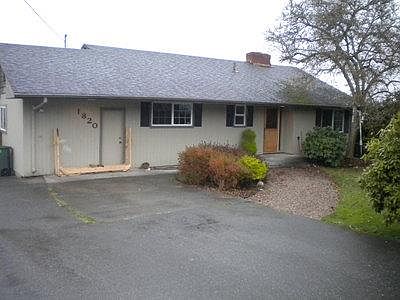 1st image of 1820 Pine Ave