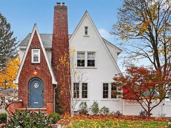 45 Center St, Ramsey, NJ 07446