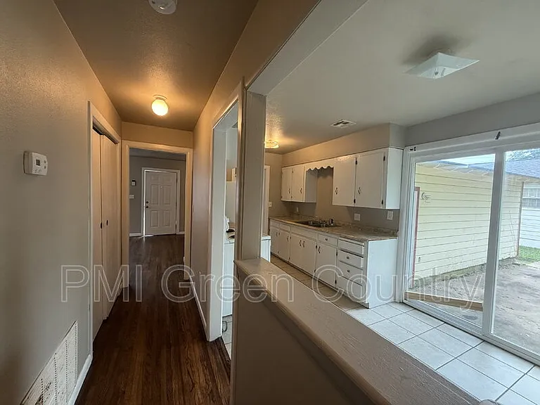 1039 E 51st Pl N — Photo 8