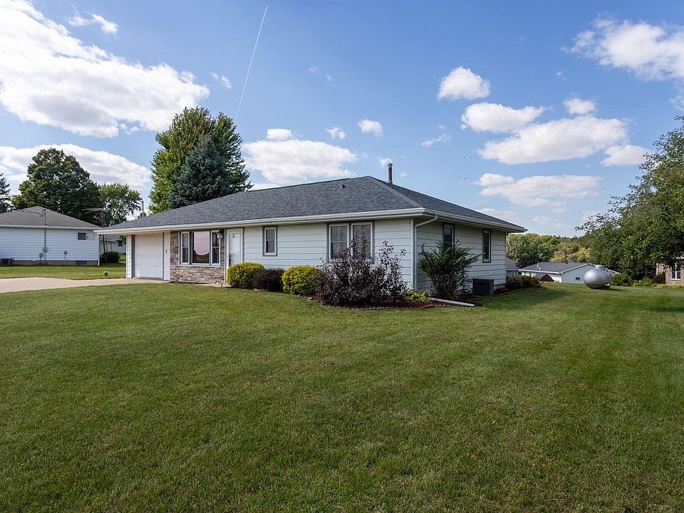 14829 Ryan Rd, Peosta, IA 52068 Zillow