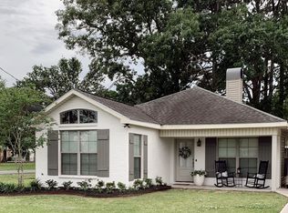 114 John St, Breaux Bridge, LA 70517
