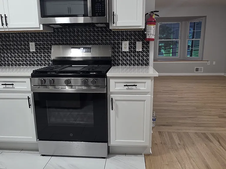306 Marshall St #2 — Photo 5