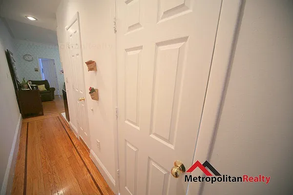 Rented by Metropolitan Realty | media 18