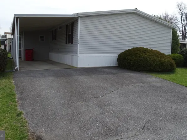 156 Medallion Dr, Fayetteville, PA 17222