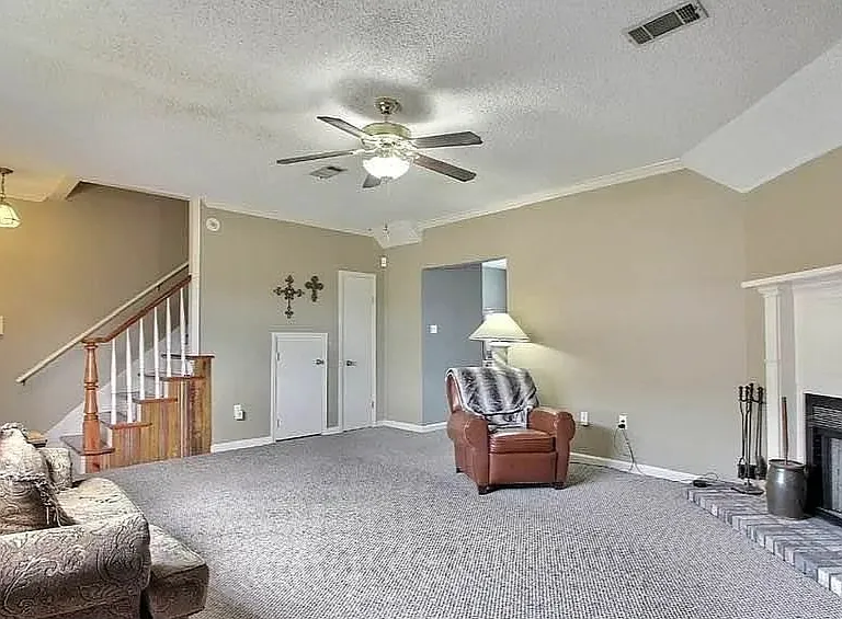8024 Picardy Ave — Photo 6