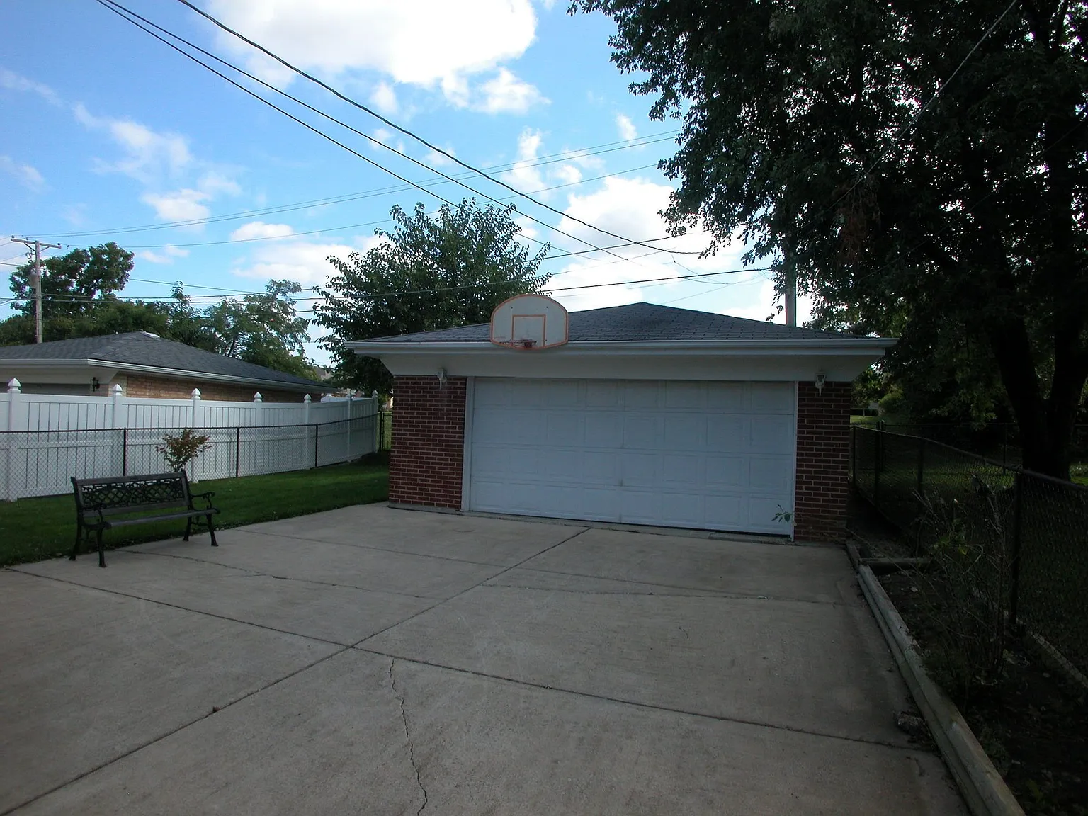 713 Houston St photo 1