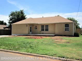 209 N 6th St, Weatherford, OK 73096