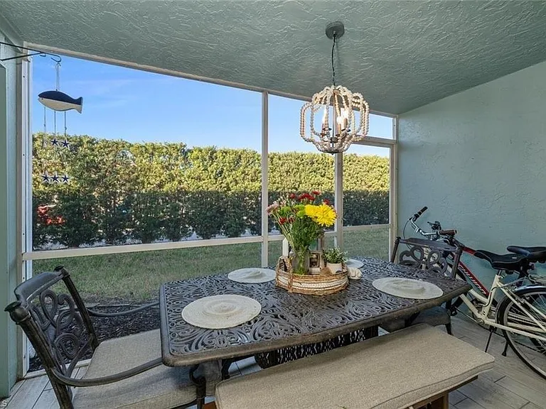 154 Cypress Way E — Photo 11