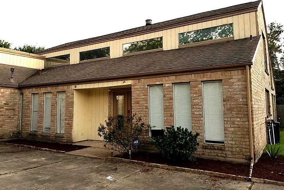 1st image of 15625 Elwood Dr