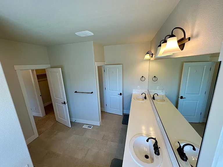 29054 NW Keenon St — Photo 32