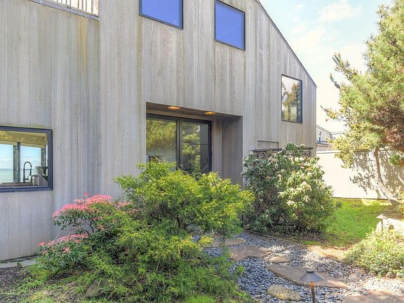 3rd image of 40303 Foremast Road