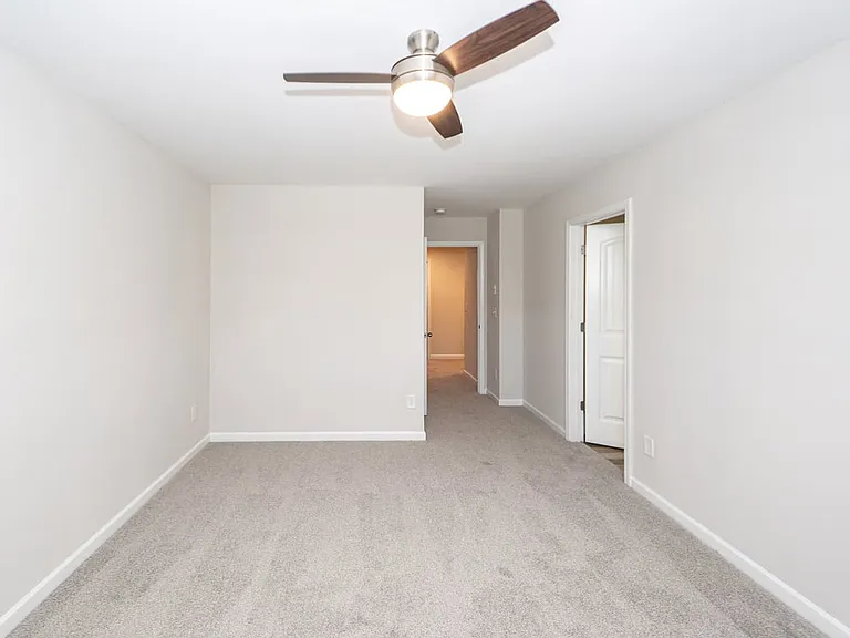 484 Truman Dr — Photo 16