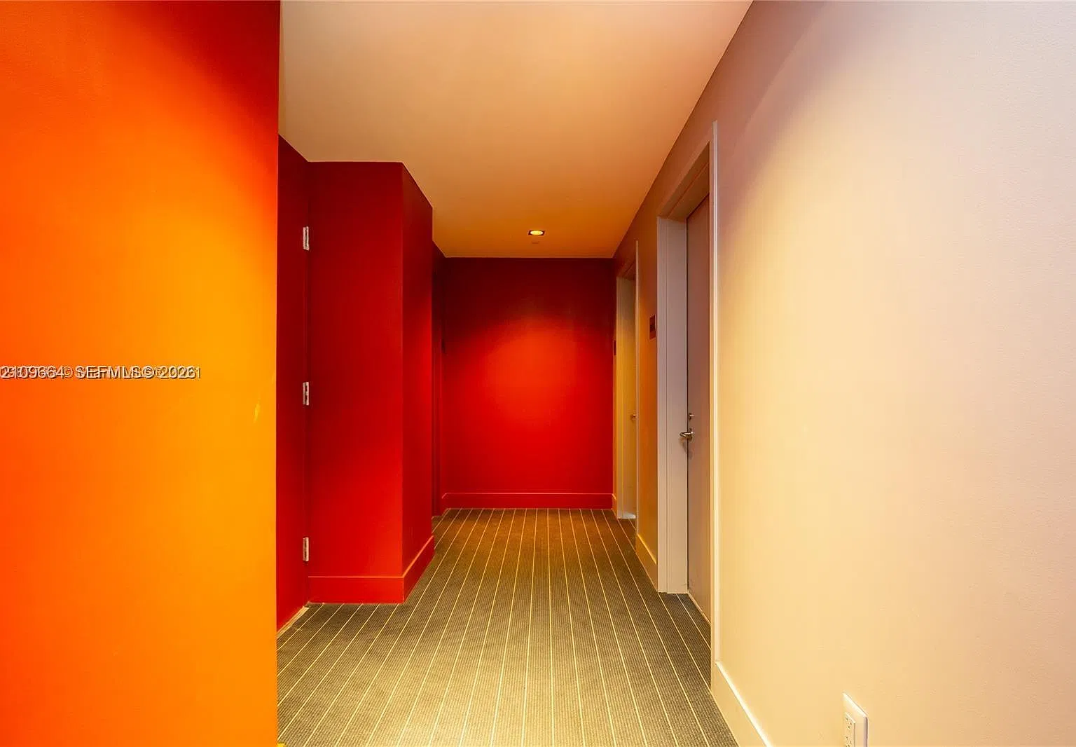 1100 Millecento Residence — Photo 3