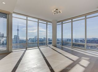488 University Ave #4310, Toronto, ON M5G 0C1