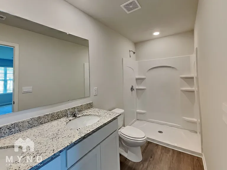 1005 N 2nd Ave NW #8 — Photo 10