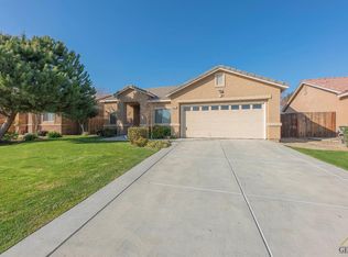 10812 Montemar Dr, Bakersfield, CA 93311