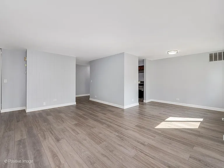 3018 Roberts Dr #8 — Photo 6