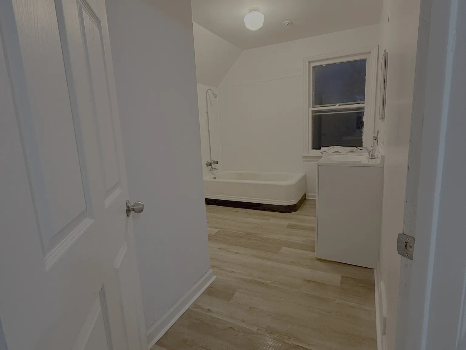 2101 5th Avenue - B — Photo 3