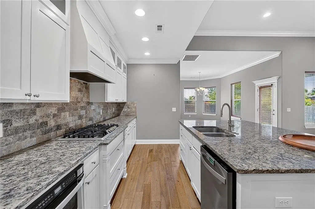4 bed, 3.5 bath, 3289 sqft, $3,200 — Photo 4