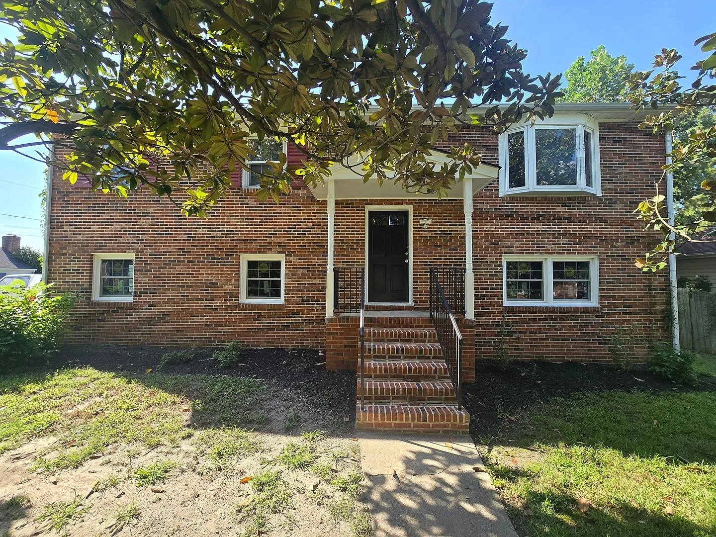 Remodeled home in Colonial Heights — Photo 2