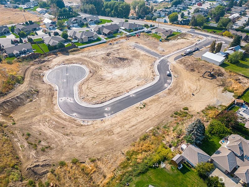 3rd image of 125 Freedom Hills