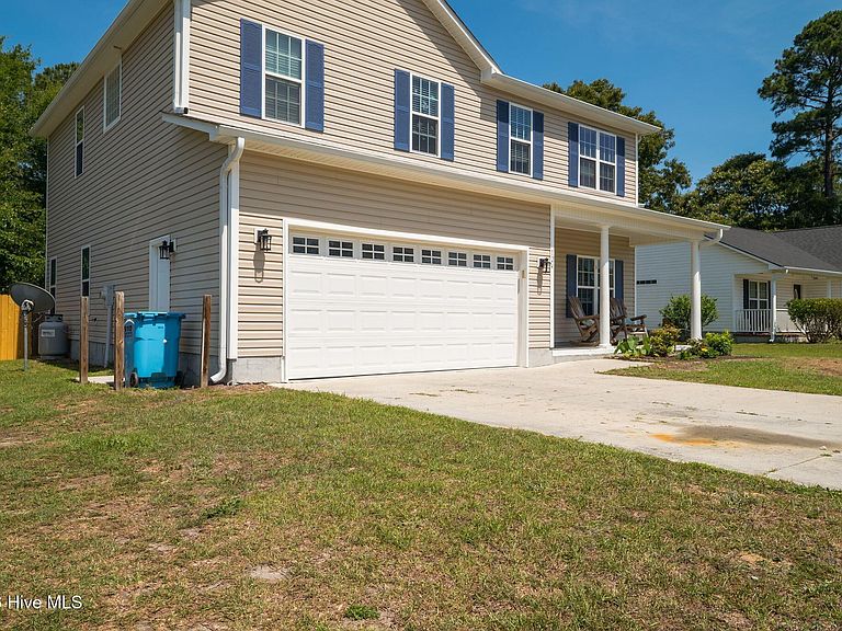 Listing photo 3