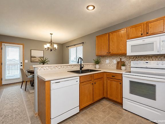 5th image of 5204 NE Briarwood Dr