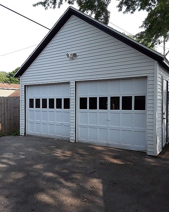 2nd image of 232 N Palm St