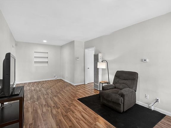5th image of 5312 Rockwell Rd