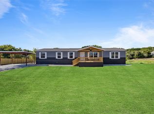 100 Creekview Meadows Dr, Springtown, TX 76082