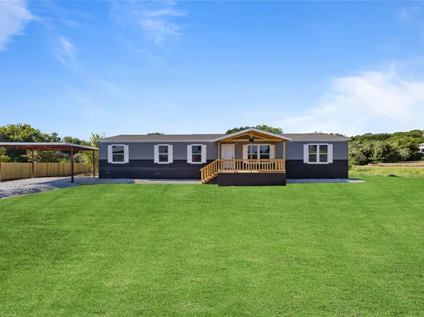 100 Creekview Meadows Dr, Springtown, TX 76082