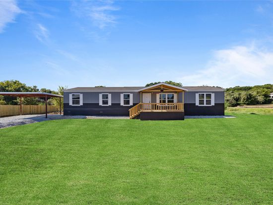 100 Creekview Meadows Dr, Springtown, TX 76082