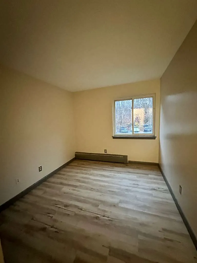3 bed, $1,900 — Photo 4