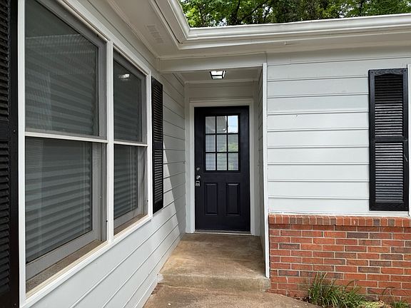 2nd image of 1572 Daniel Ln
