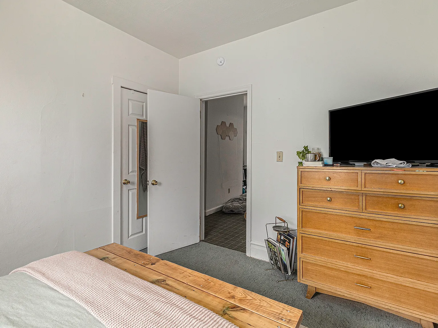 3 bed, $2,850 — Photo 2