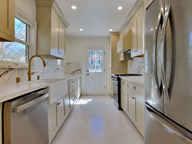 1866 Bidwell Way — Photo 15