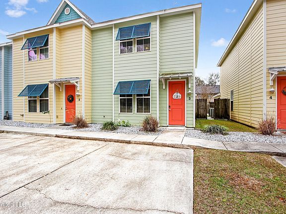 2nd image of 216 Carre Ct Unit 3