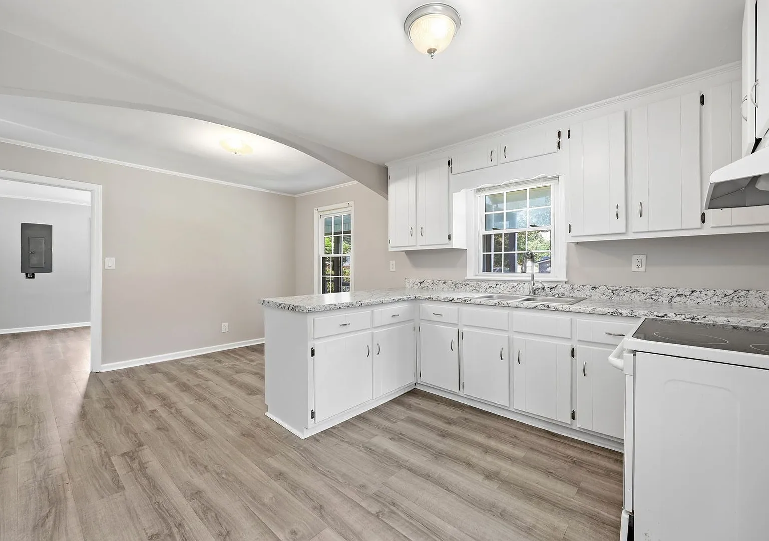 Newly Remodeled Erwin - No Carpet! — Photo 3