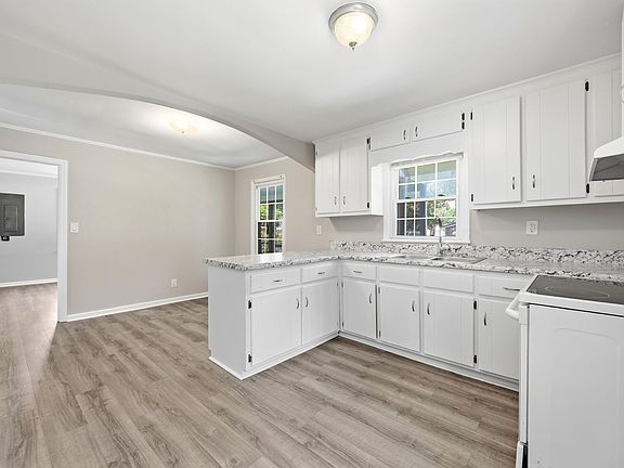 3rd image of 608 N 16th St
