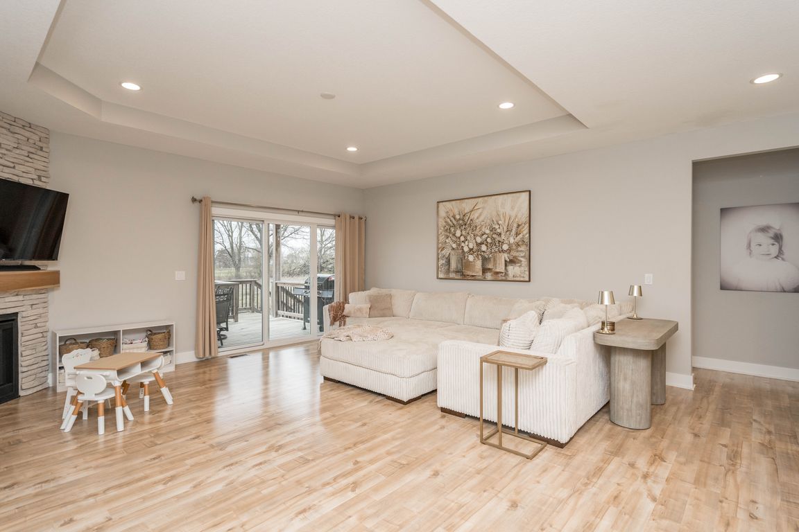 next background image