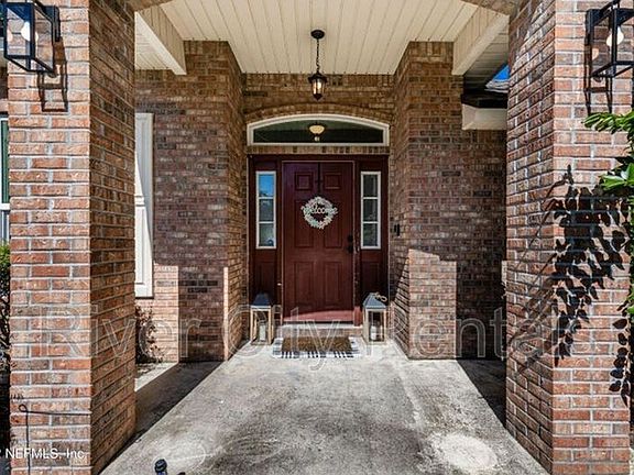 2nd image of 2848 Pebblewood Ln