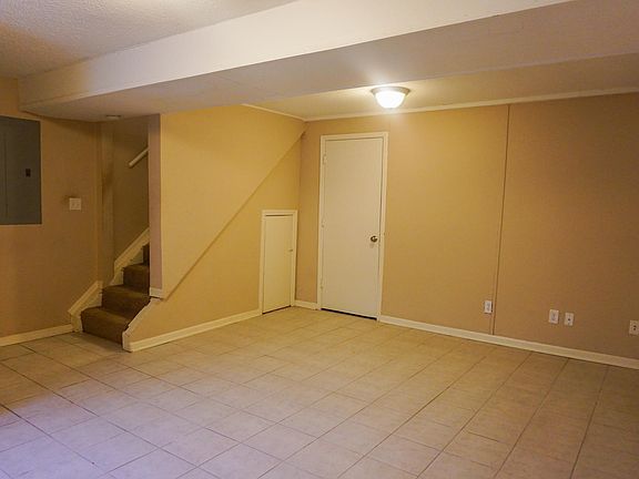 Rec Room with daylight window