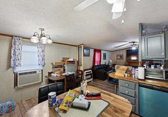 3rd image of 89 Huett Ln