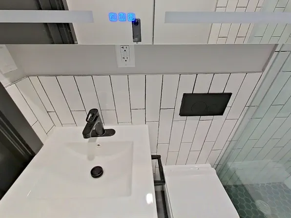 2154 2nd Avenue image 6 of 6